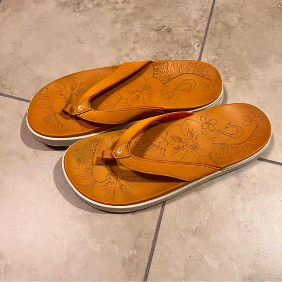 Olukai Wet Grip Sandals Size 7 Orange Yellow - Picture 3 of 5